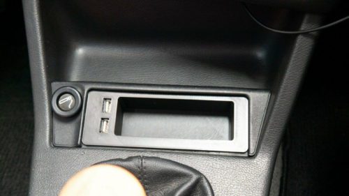 Ablagefach BMW E30 mit USB