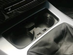 Aus-/Einbau Becherhalter E90 LCI : __NEO__'s Blog