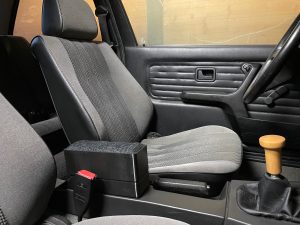 BMW E30 Mittelarmlehne mit Getränkehalter