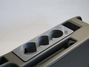 Audi 100 A6 C4 Getränkehalter silber